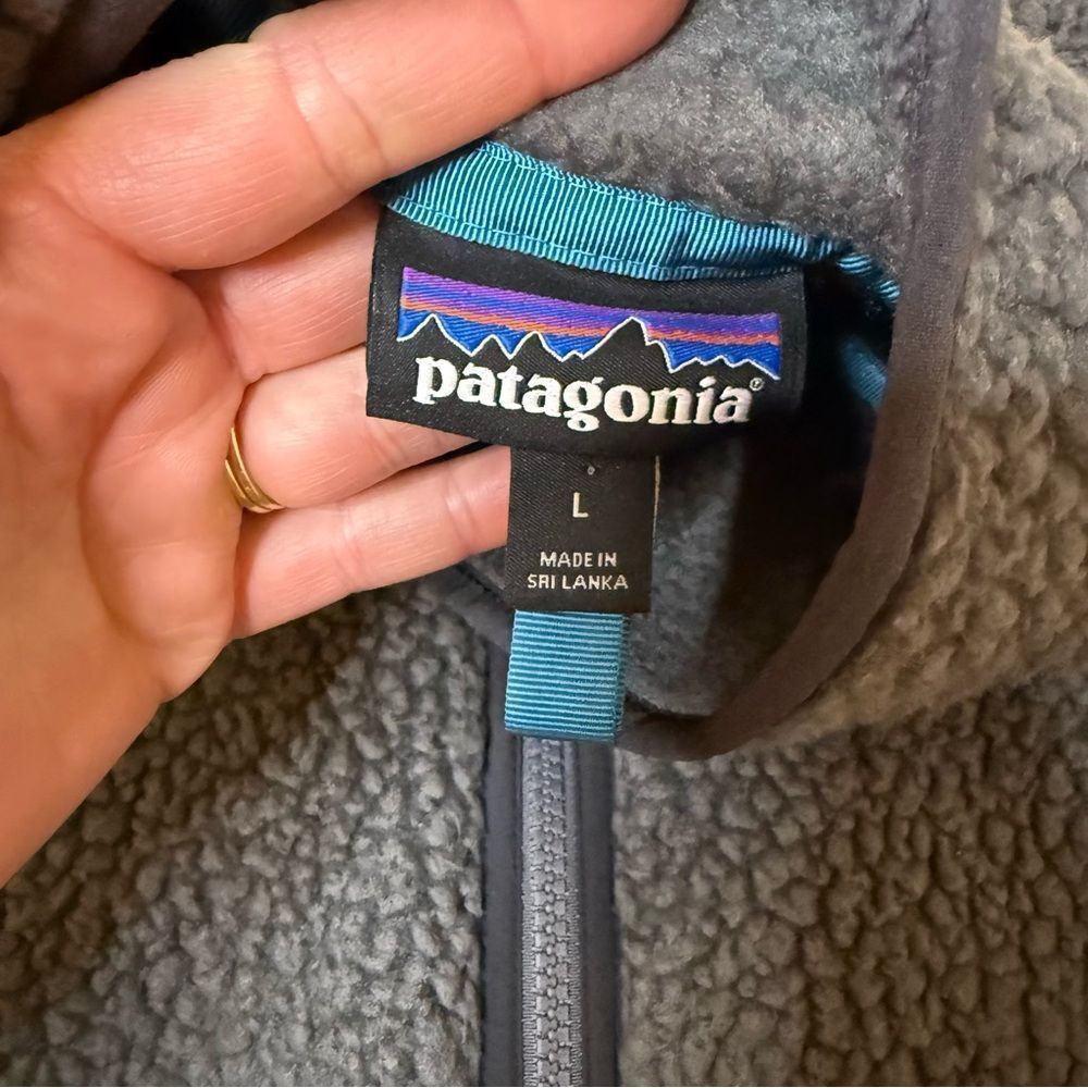 [Patagonia] Men’s Charcoal Fleece with Blue Accents - Size Large - Picture 3 of 4